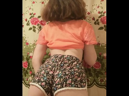 ❤️ 性感的年輕寶貝在相機上脫掉她的短褲 ❤️ 色情 在 zh-tw.hentaiteca.ru ❌❤